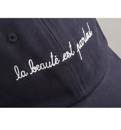 Casquette brodée bleue