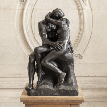 Le Baiser 85 cm (Patine Bronze), reproduction de sculpture officielle du musée Rodin.