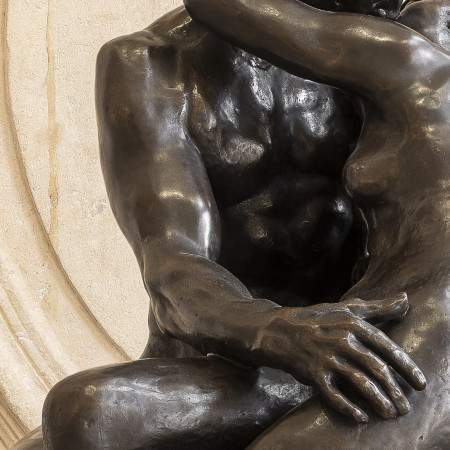 Le Baiser 85 cm (Patine Bronze), reproduction de sculpture officielle du musée Rodin.